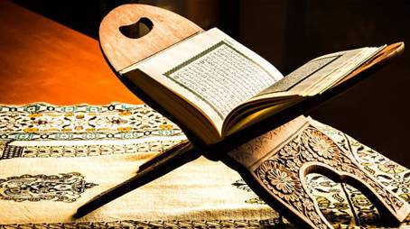 الاِعْتِصام بالكتابِ والسُنَّة بفهم سلف الأمة